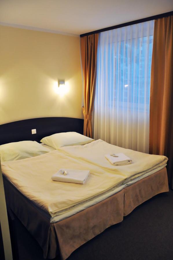 Hotel Pojezierze Szczecinek Habitación foto